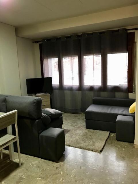 Apartament Encantador Al Centre De Vic Aptgarbi Extérieur photo