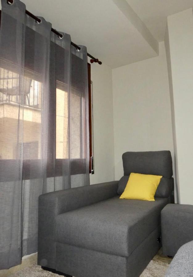Apartament Encantador Al Centre De Vic Aptgarbi Extérieur photo
