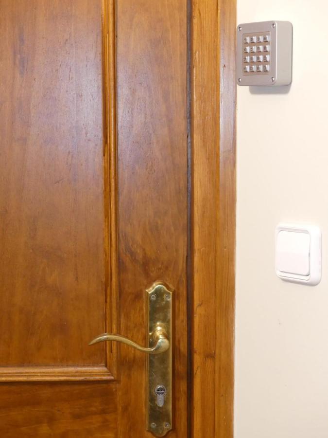 Apartament Encantador Al Centre De Vic Aptgarbi Extérieur photo