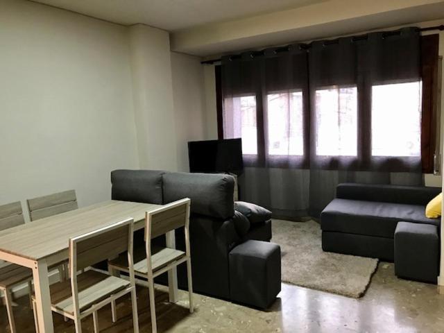 Apartament Encantador Al Centre De Vic Aptgarbi Extérieur photo